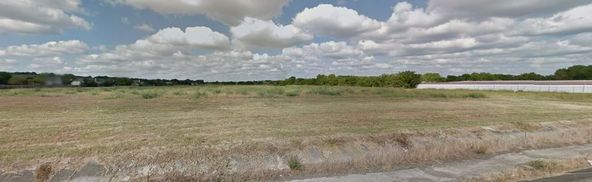 Great Multifamily Site on FM 725 Near IH 35 : 1609 McQueeney Road, New Braunfels, TX 78130